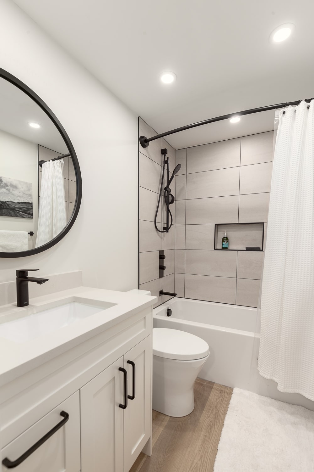 Custom bathroom renovation in Vancouver by Canadian Home Style