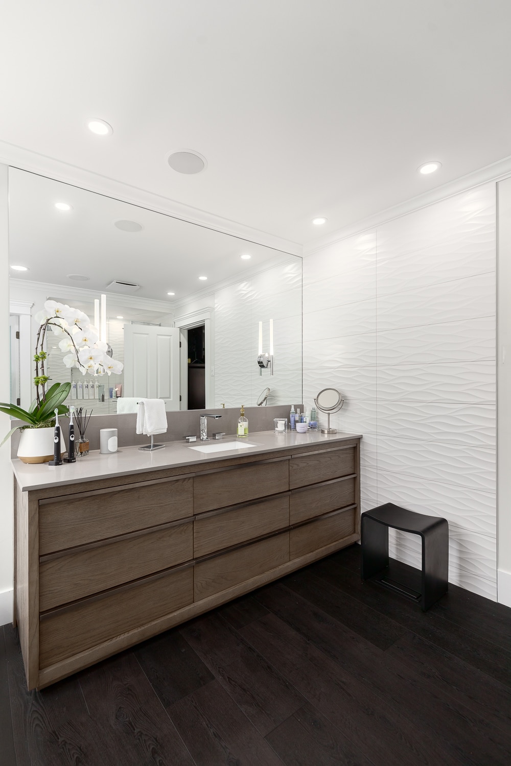 Custom bathroom renovation in Vancouver by Canadian Home Style