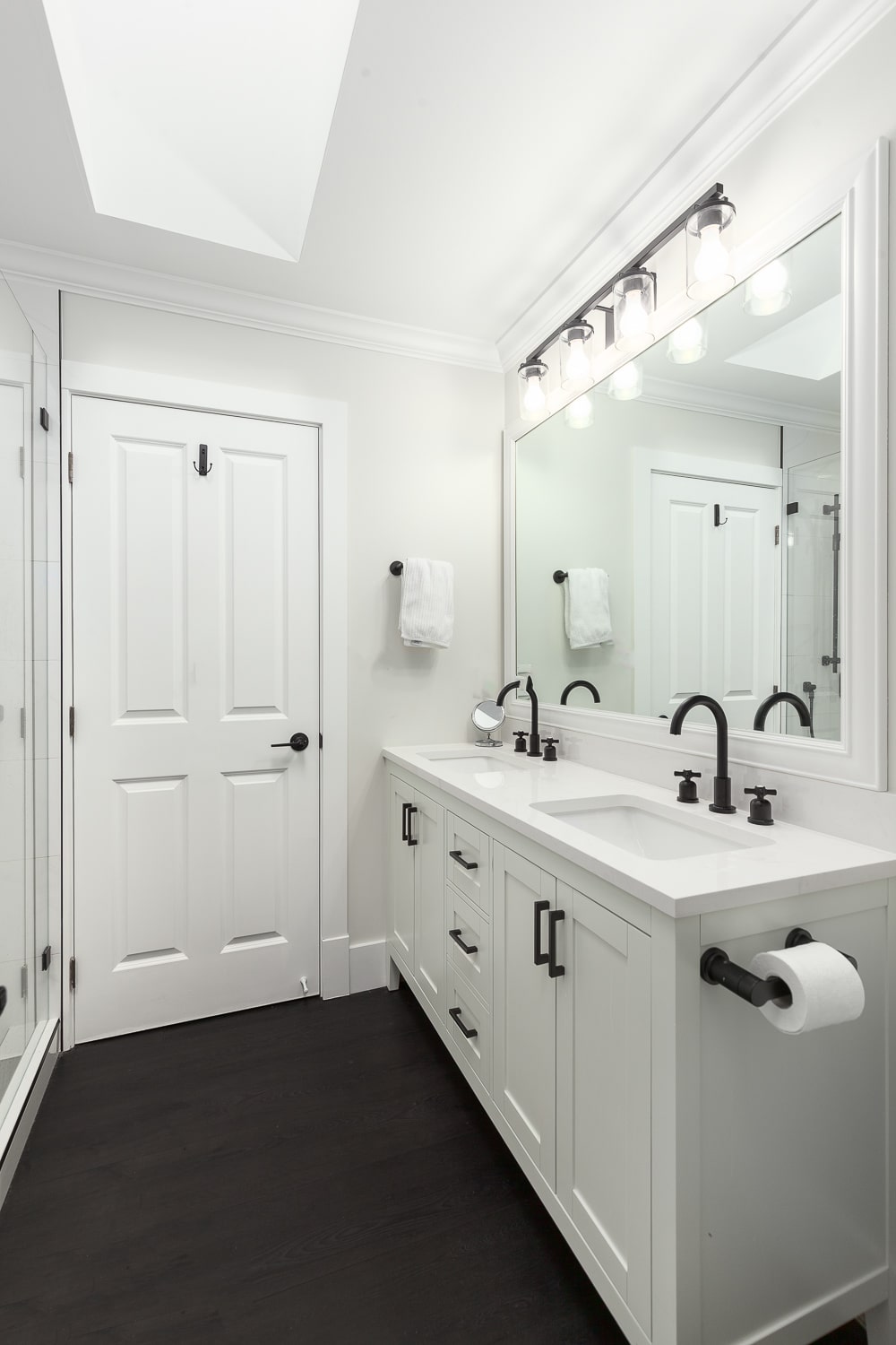 Custom bathroom renovation in Vancouver by Canadian Home Style
