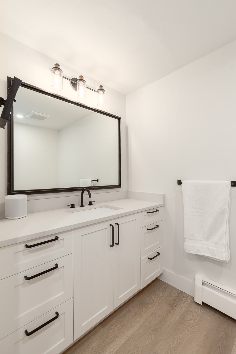 Custom bathroom renovation in Vancouver by Canadian Home Style