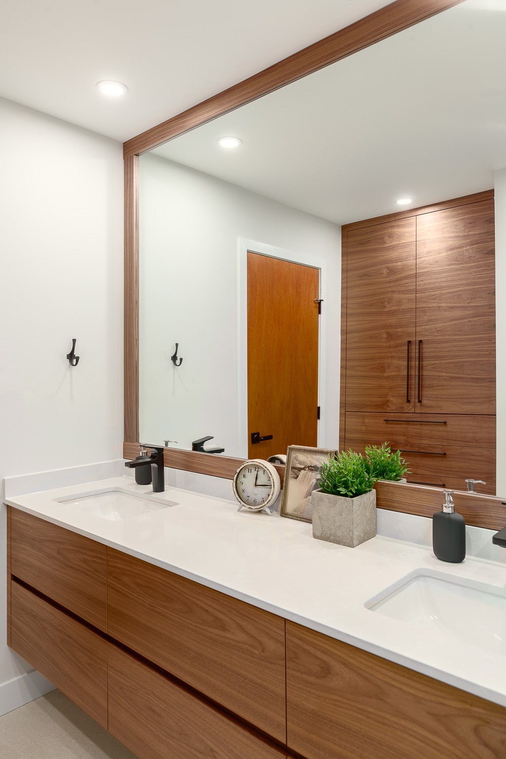 Custom bathroom renovation in Vancouver by Canadian Home Style