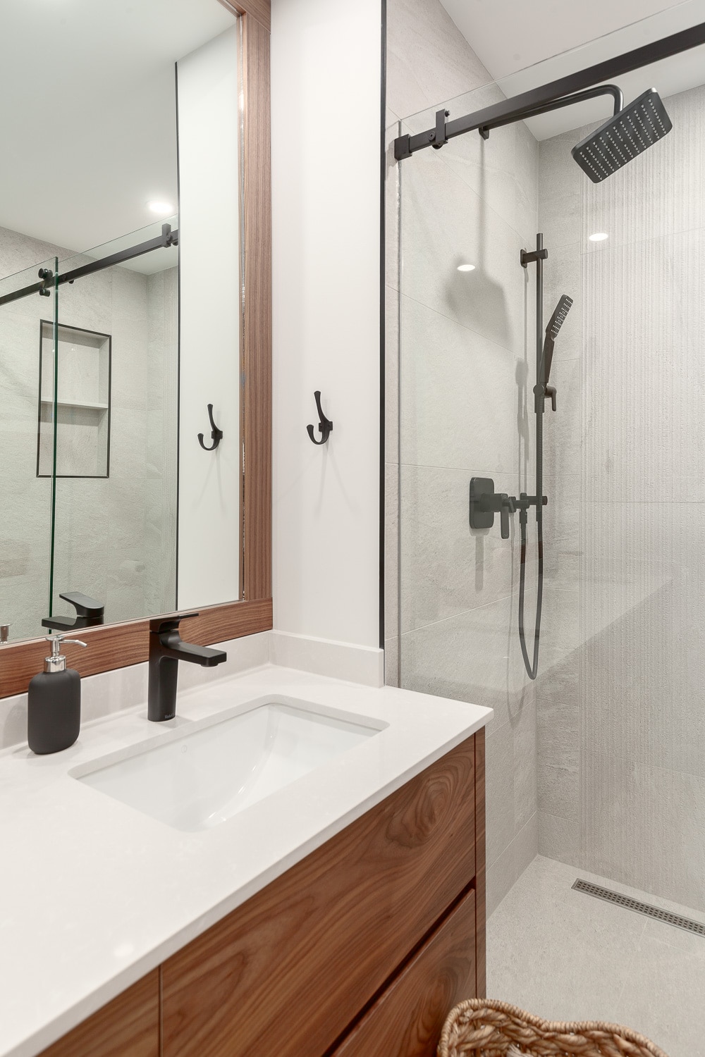 Custom bathroom renovation in Vancouver by Canadian Home Style