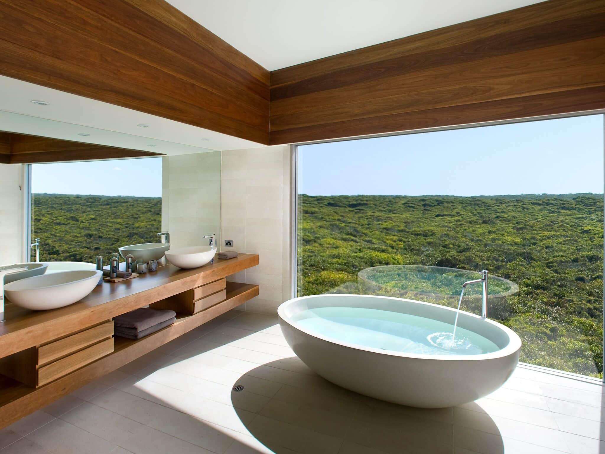 Design a hotel bathroom
