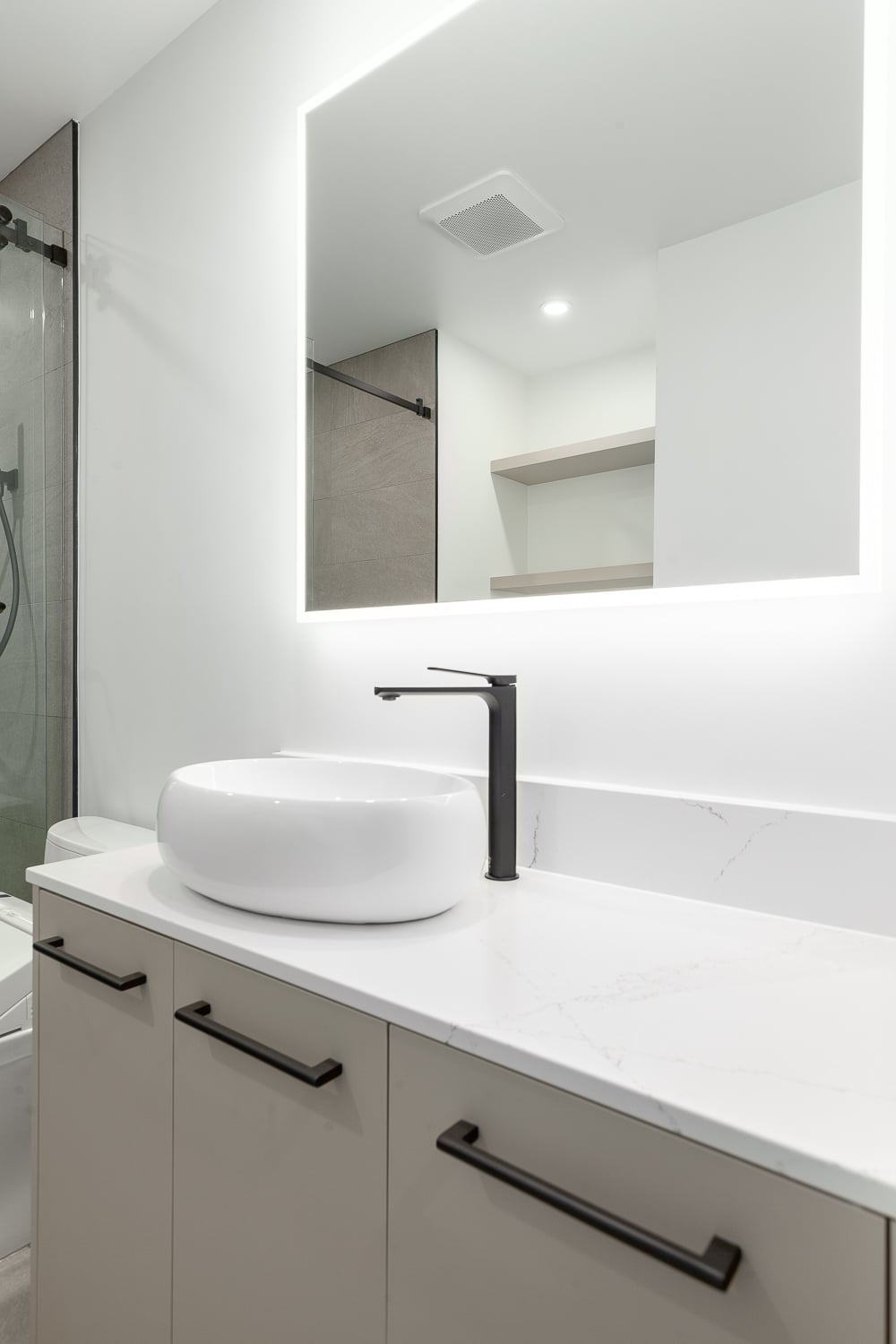 Custom bathroom renovation in Vancouver by Canadian Home Style