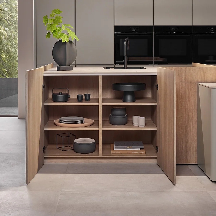 Natural wood-tone kitchen cabinetry suited to the West Coast Vancouver style